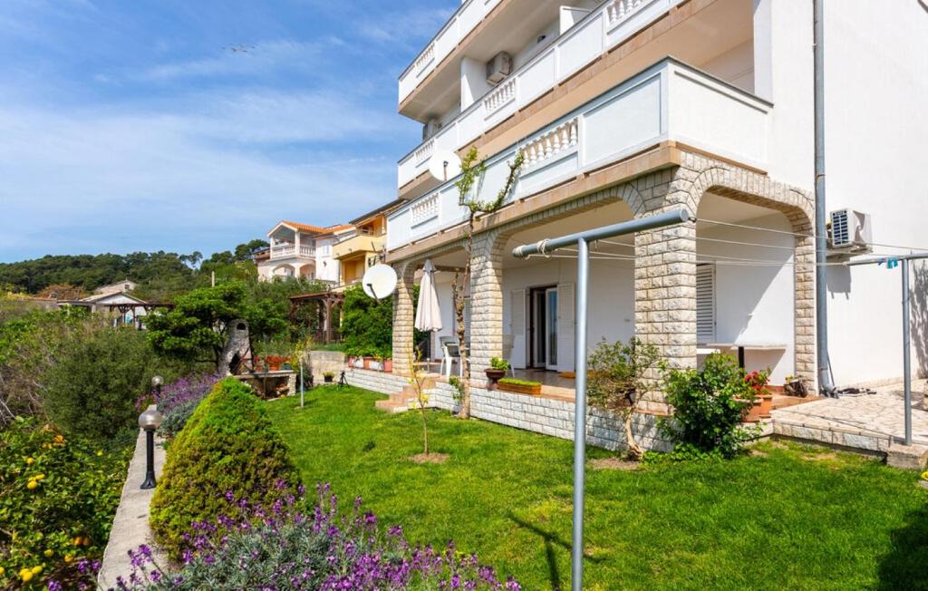 Zahrada ubytování Guest House Lucija