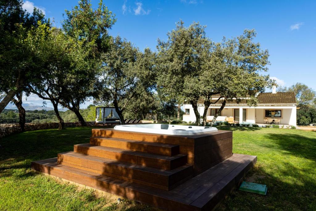Zahrada ubytování Es Mirador de Vernissa Jacuzzi sauna y piscina