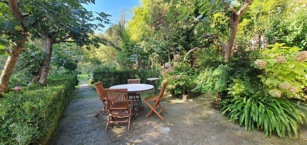 Zahrada ubytování La Casona de La Vega junto a Cangas de Onís