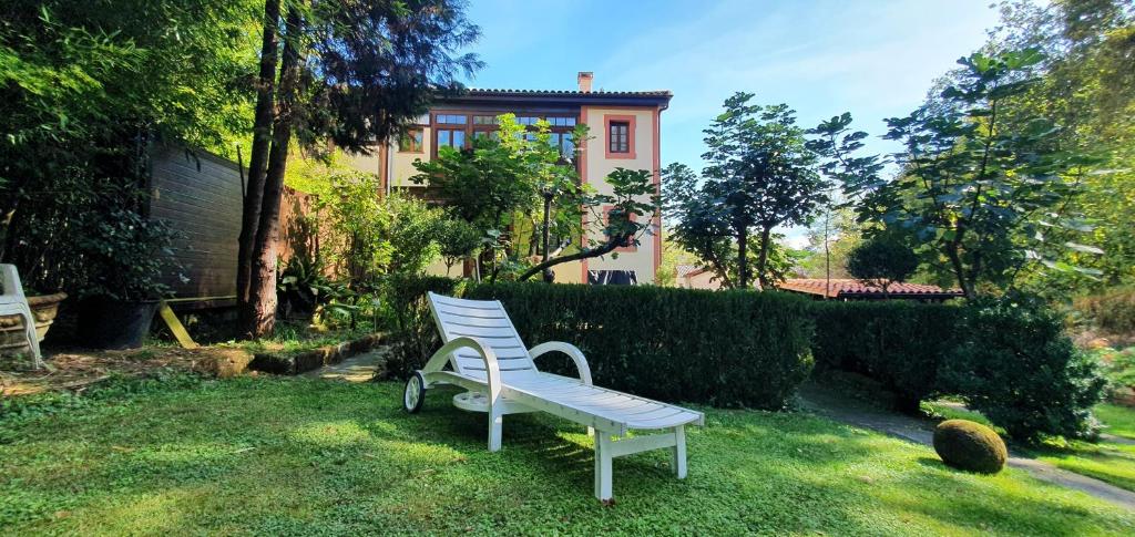 Zahrada ubytování La Casona de La Vega junto a Cangas de Onís