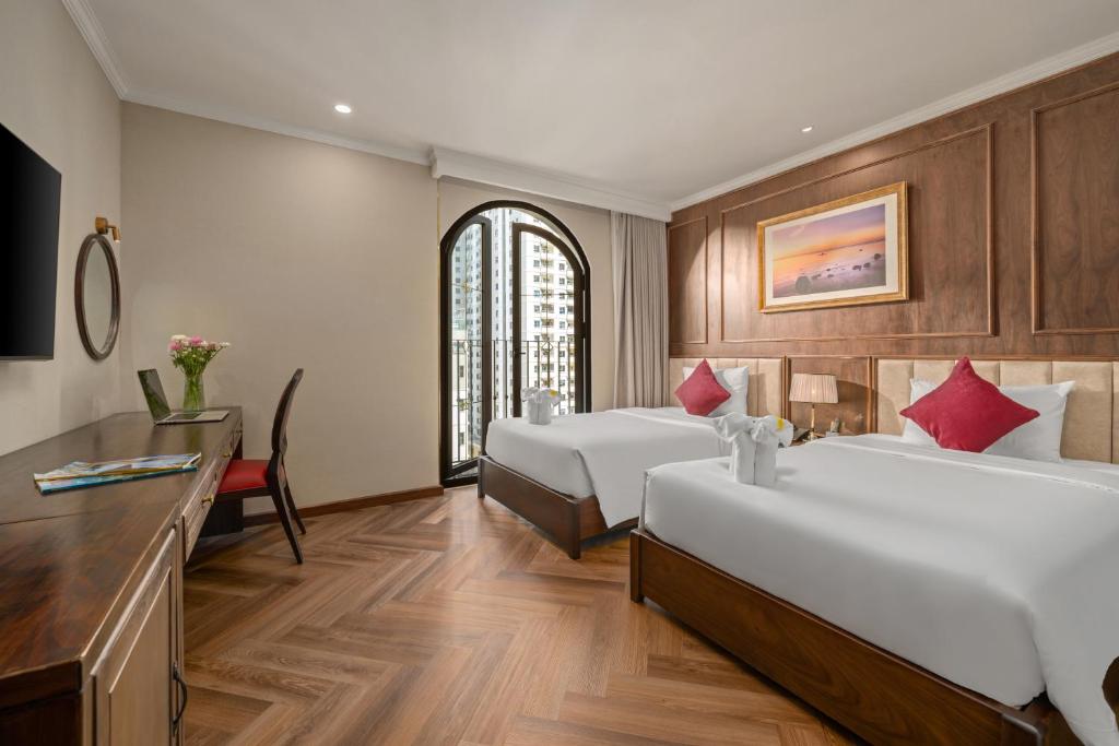 Special Offer - Deluxe Twin Balcony City View