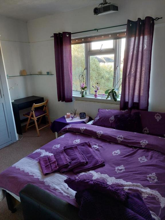 Postel nebo postele na pokoji v ubytování wygodny pokoj jednoosobowy