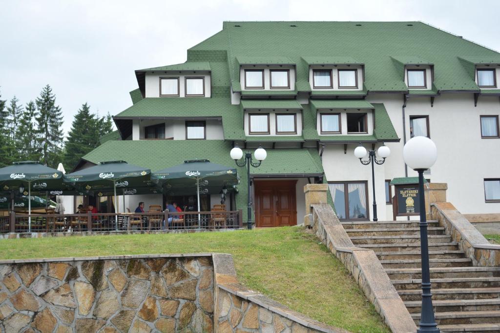Budova, kde se hotel nachází