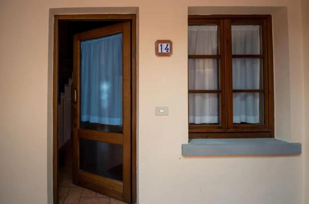 Fotografie z fotogalerie ubytování Charming Studio with Shared Pool in Loro Ciuffenna v destinaci Loro Ciuffenna