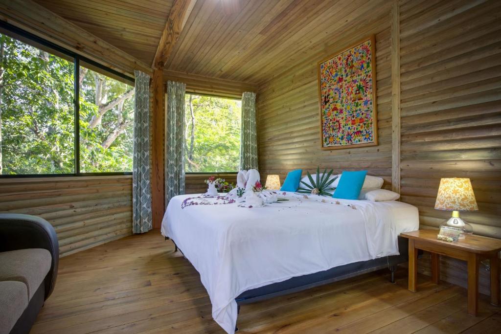 Sweet Songs Jungle Lodge - Superior Bungalow