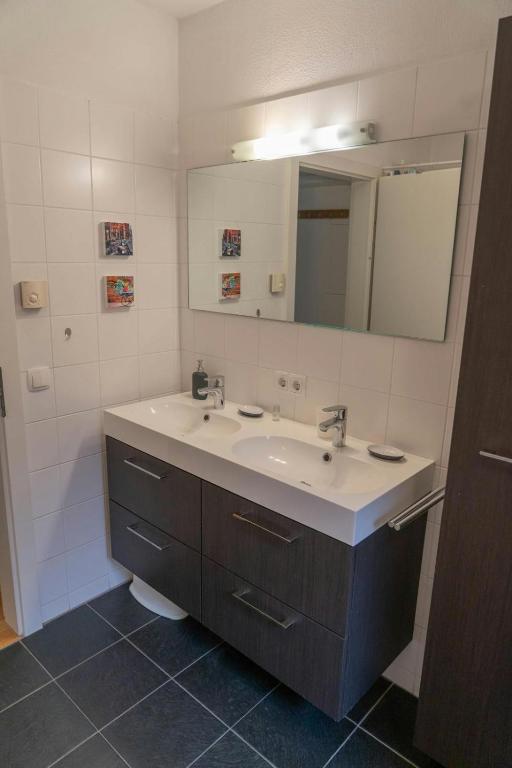 Kúpeľňa v ubytovaní Manuela 13 by SMR Rauris Apartments - inc Spa and near Gondola