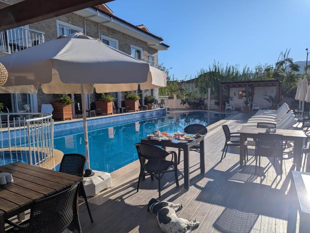 Bazén v ubytování Vespera hotel nebo v jeho okolí