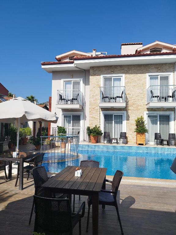 Bazén v ubytování Vespera hotel nebo v jeho okolí