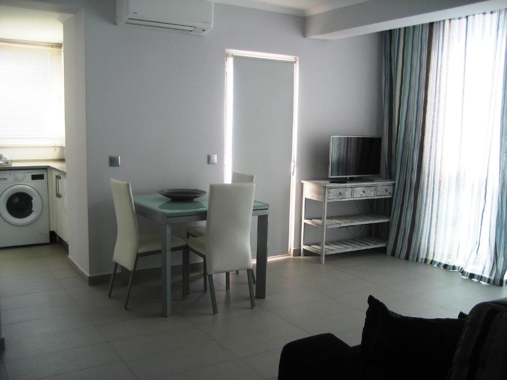 Bay View Apartments - 4