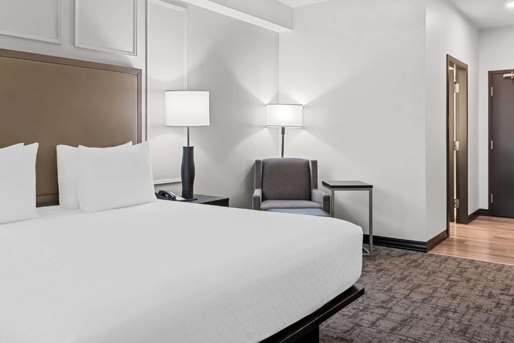 Postel nebo postele na pokoji v ubytování Best Western Plus Winkler
