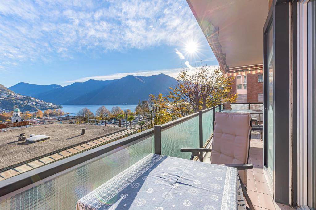 Imperial of Lugano 4 with a lake view behind the station and 10 min from the lake - Resim 6