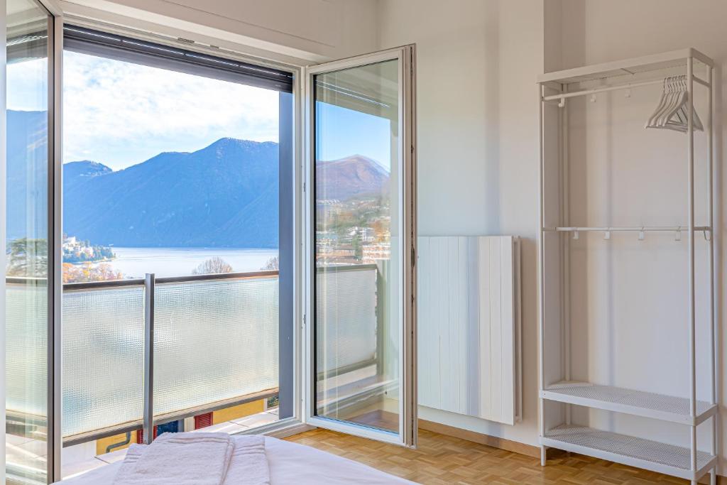 Imperial of Lugano 4 with a lake view behind the station and 10 min from the lake - Resim 21