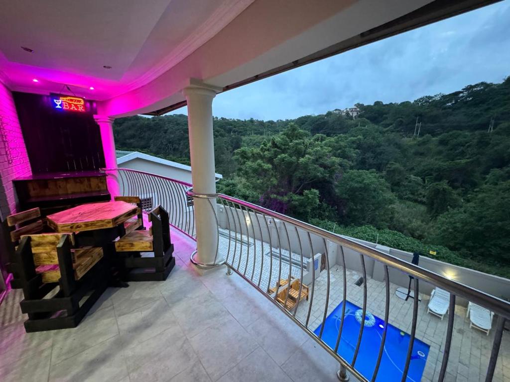 Μπαλκόνι ή βεράντα στο Durban Holiday Apartments by Mieli Estates , Unit 4