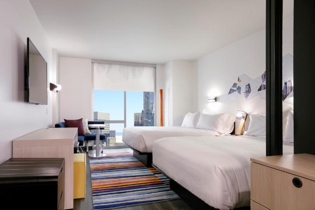 Aloft Chicago Mag Mile - Queen Room With Two Queen Beds