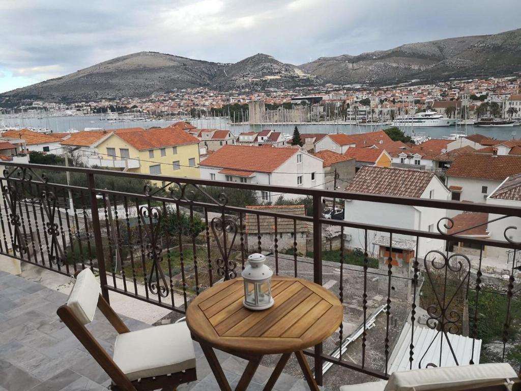Výhľad na hory alebo výhľad na hory priamo z apartmánu