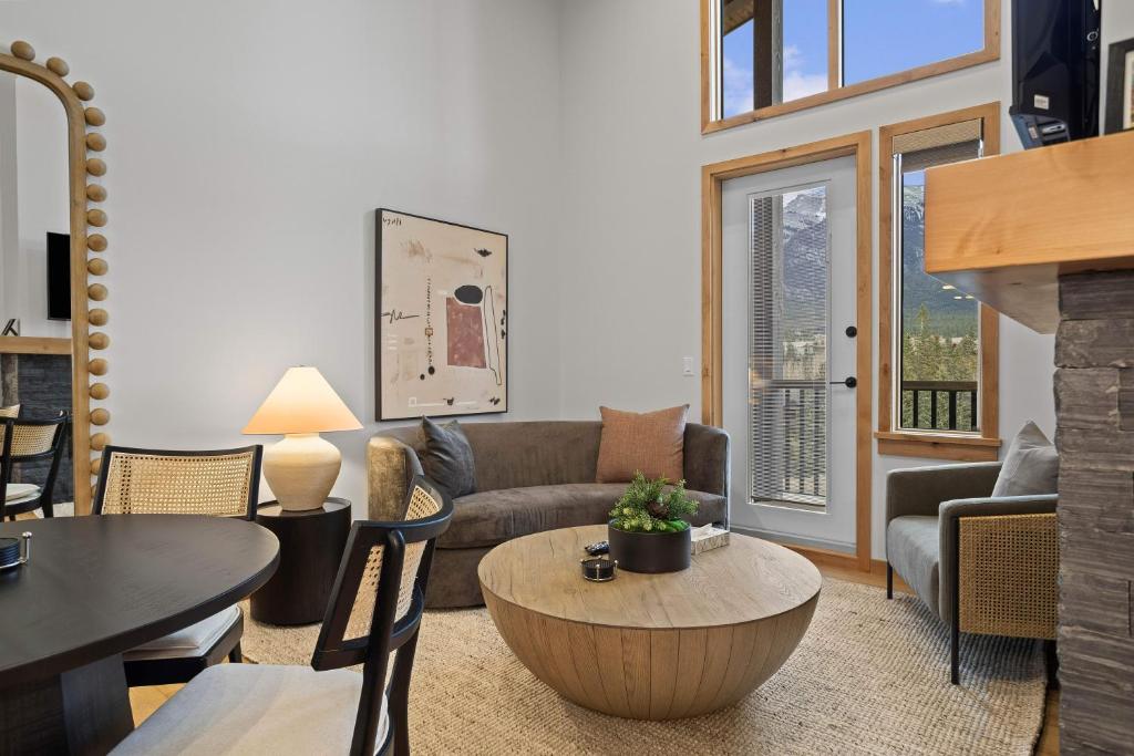 
408 - 3 Bedroom Elevated Condo
