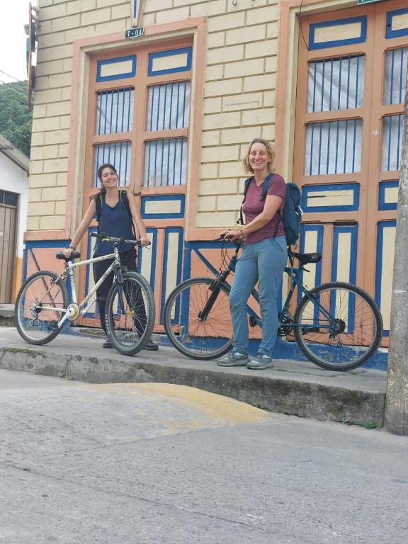 Ciclismo en HOSTAL CASA VICTORIA PIJAO o alrededores