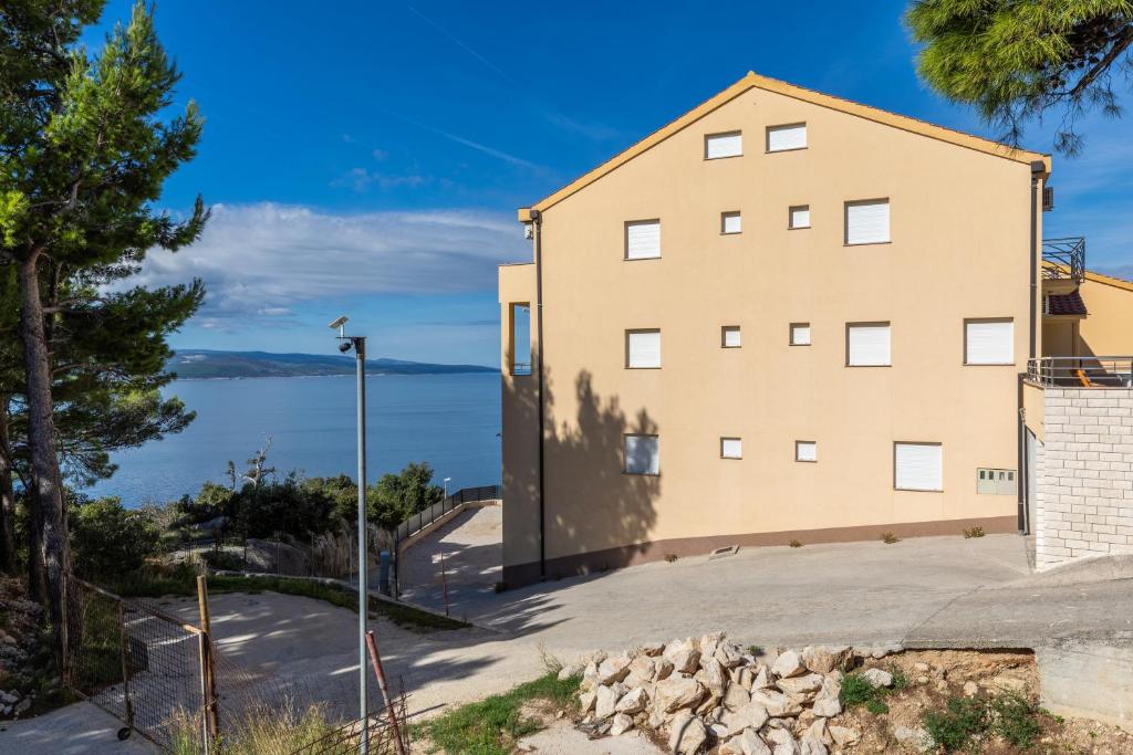 Apartments with parking space Krvavica, Makarska - 23540