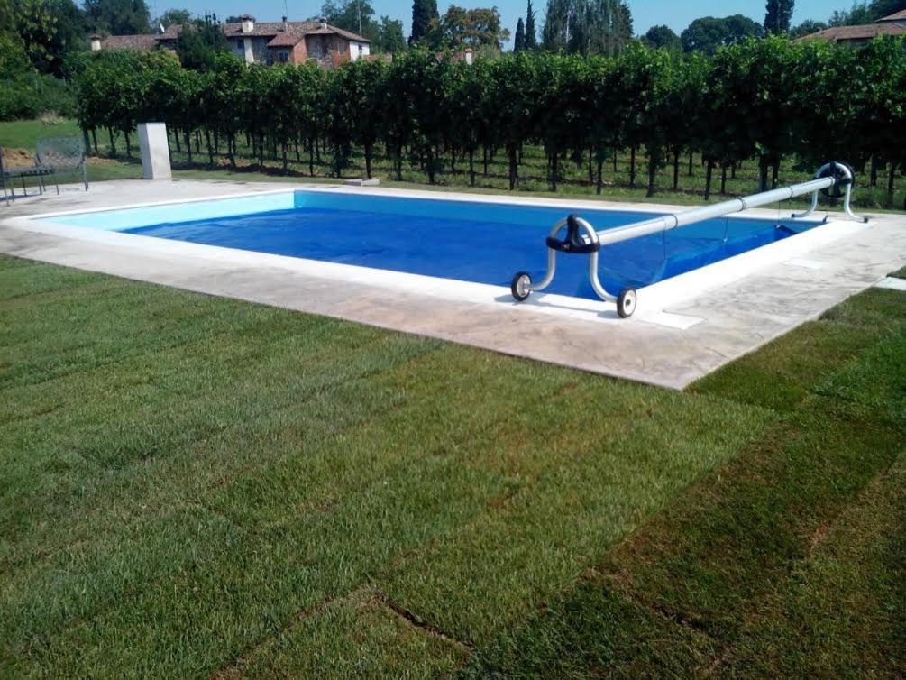 Bazén v ubytovaní Agriturismo Giorgio Colutta alebo v jeho blízkosti