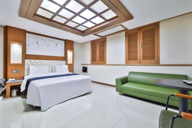 Gallery image of Suwon Neo in Suwon