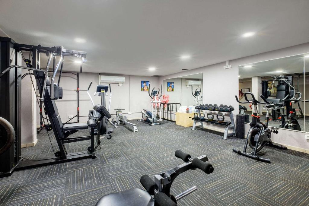 Fitness centrum a/nebo fitness zařízení v ubytování Comfort Aparthotel Antibes Le Maestria