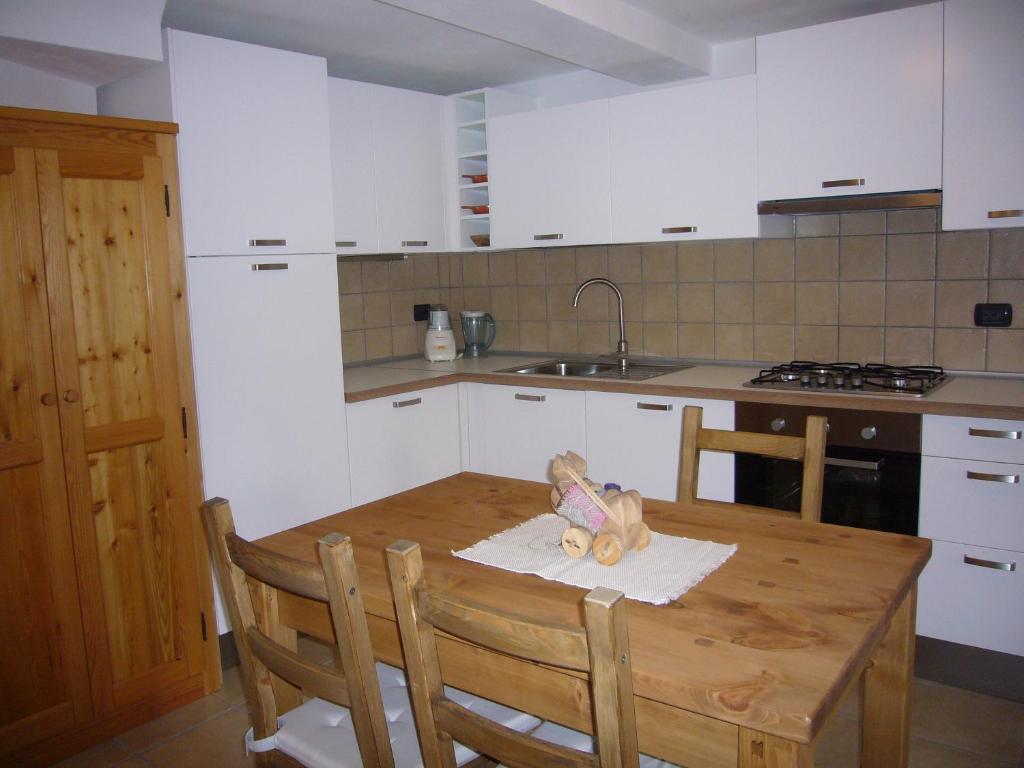 A kitchen or kitchenette at Le Chaton Fait Ronron