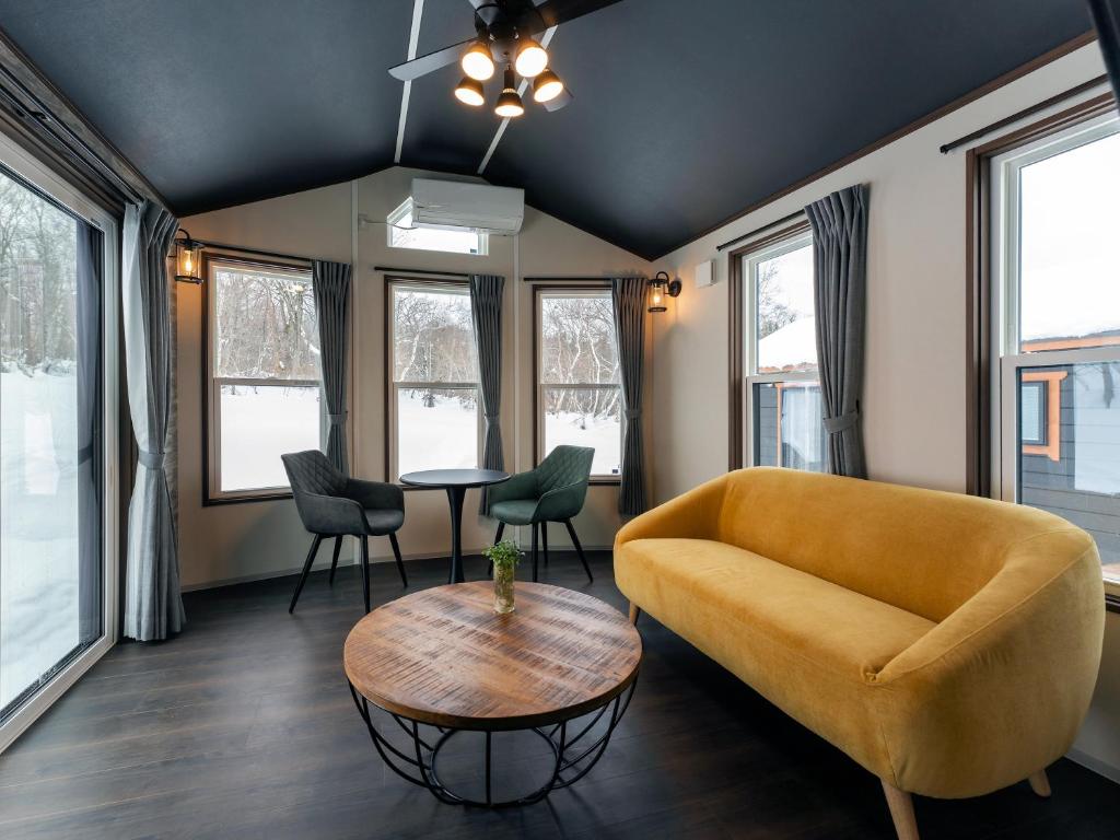 Posezení v ubytování Myoko Onsen cottage Ajisai