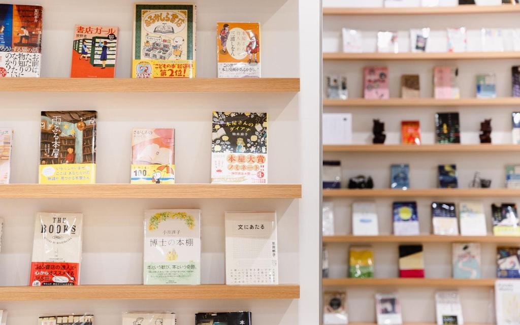 東京にあるNo, 2 Taniji Building - Vacation STAY 92282vの店内本棚