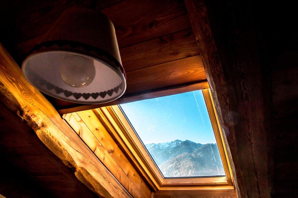 Nespecifikovaný výhled na hory nebo výhled na hory při pohledu z hotelu