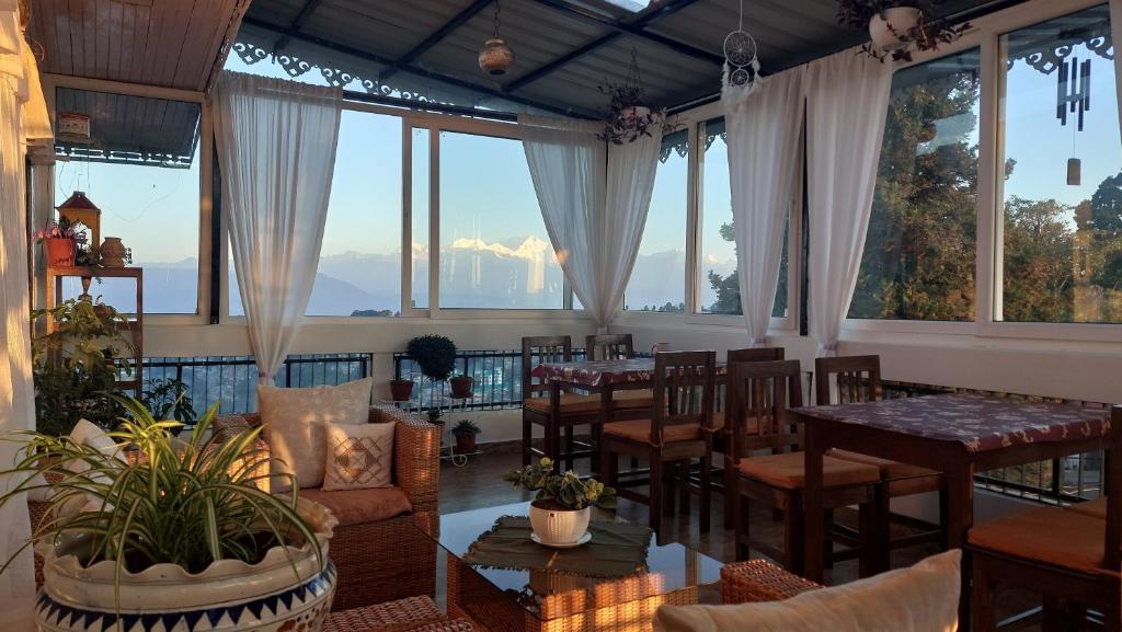 Posezení v ubytování Indivar Homestay