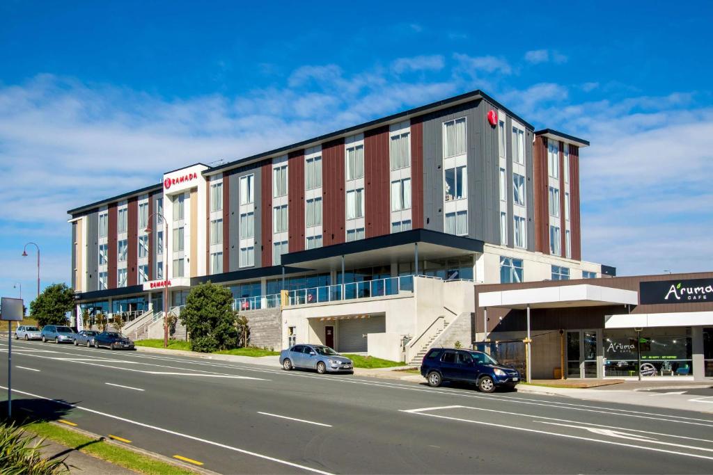 Ramada Suites by Wyndham Albany - Resim 1