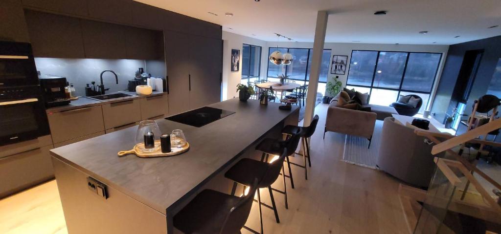 Kuchyň nebo kuchyňský kout v ubytování Unique 3-Storey House in Trysil Luxury Living in the Heart of the Village