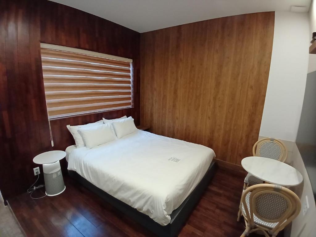 Hotel Firststay Hongdae - Suite Mit Whirlpool