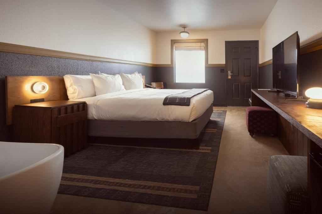 The Ozarker Lodge - Kamer Met Kingsize Bed En Spabad - Begane Grond