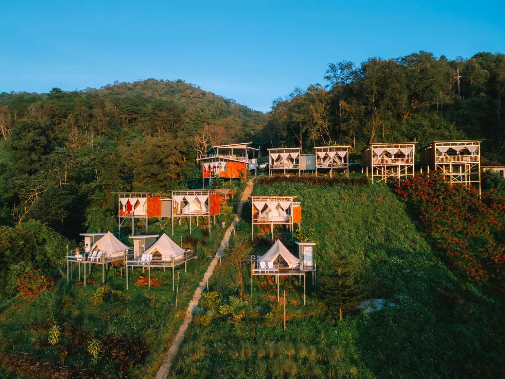 Příroda nedaleko luxury tent