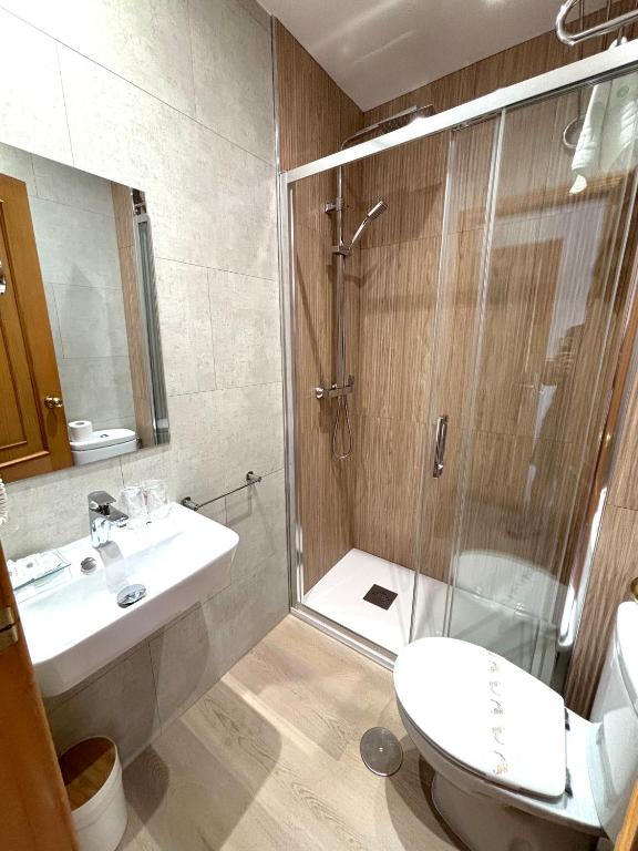 A bathroom at Hotel Atalaya I