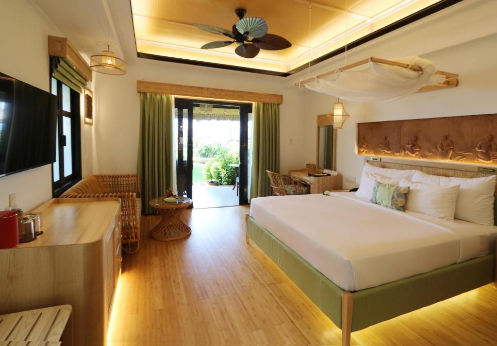 Serene Elite Premier Beach Front Bungalow