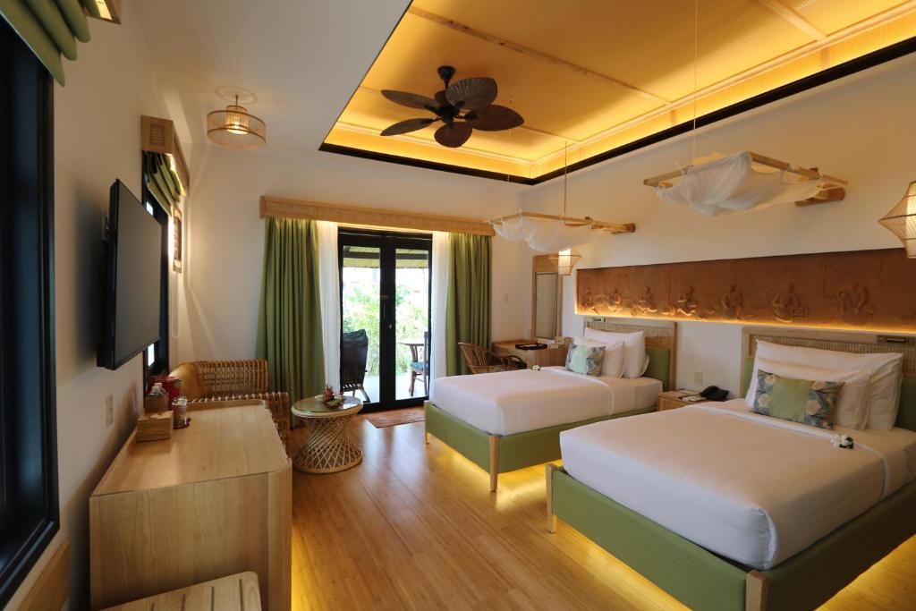 Serene Elite Premier Beach Front Bungalow