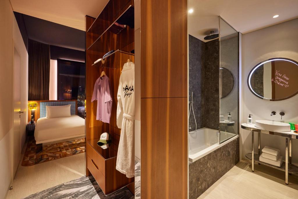 
Medium Mama Twin Burj Khalifa View (Free shuttle service to Dubai Mall & Kite Beach)
