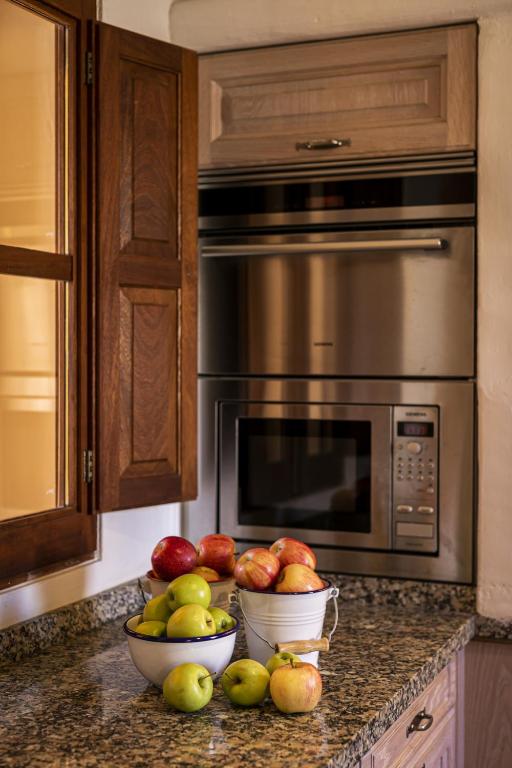 Kuchyň nebo kuchyňský kout v ubytování CAN NOVES - Villa de 4 Suites 34 y 22
