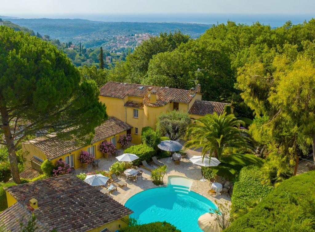Hồ bơi trong/gần La Colline de Vence