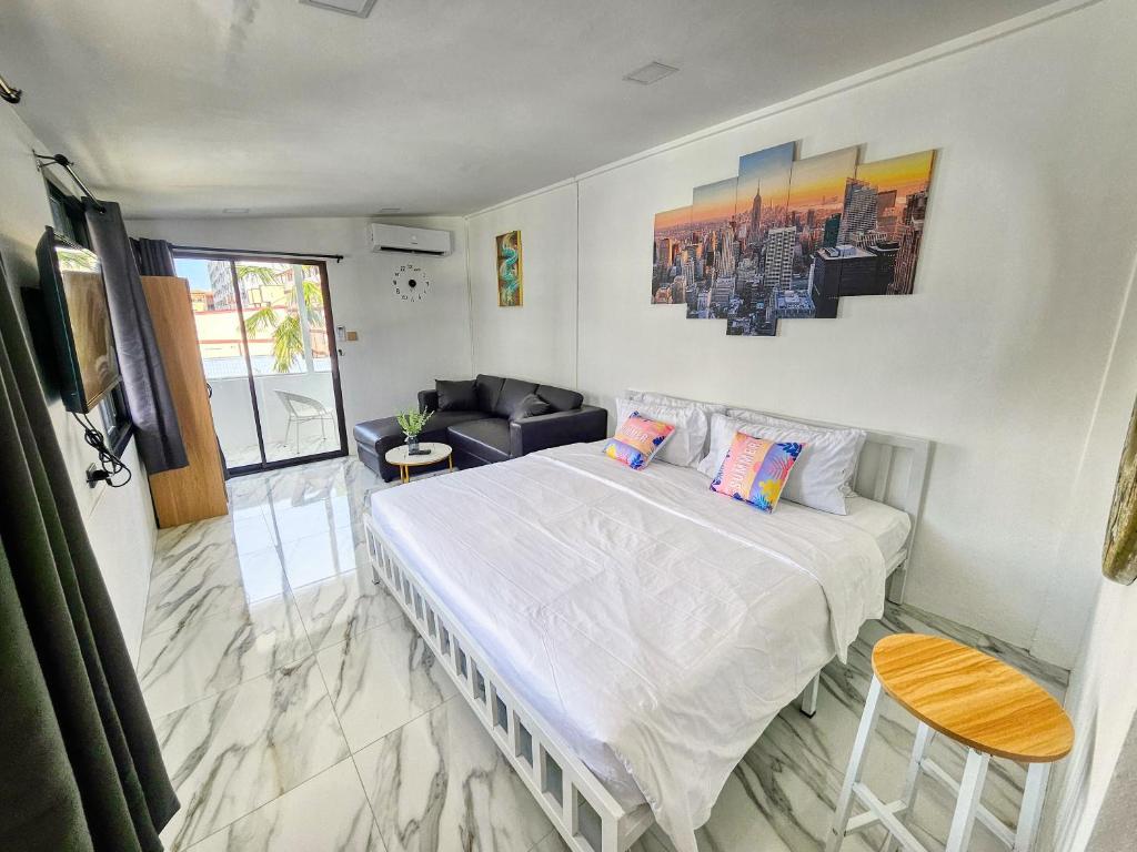 Mermaid Beach Resort - Two-Bedroom Suite
