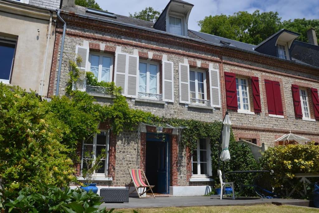 Photo de la galerie de l'établissement Charmante maison en bord de mer près d'Etretat, à Yport