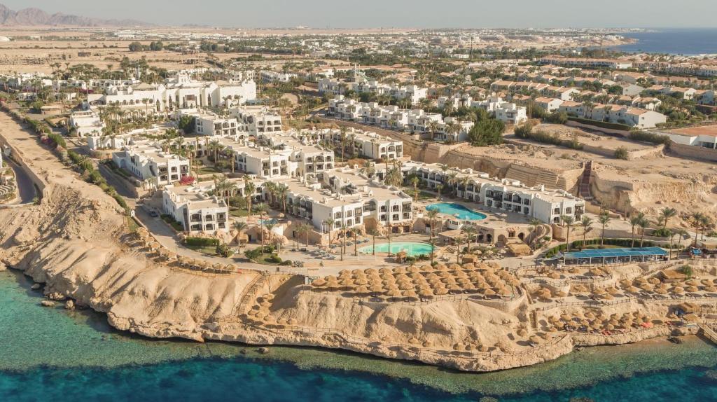 シャルム・エル・シェイクにあるSharm Resortの海辺のリゾートの空中ビュー
