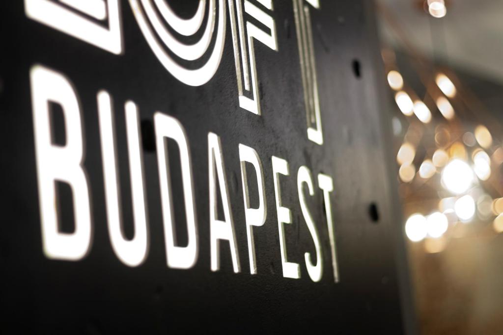 Certifikát, hodnocení, plakát nebo jiný dokument vystavený v ubytování The Loft Budapest