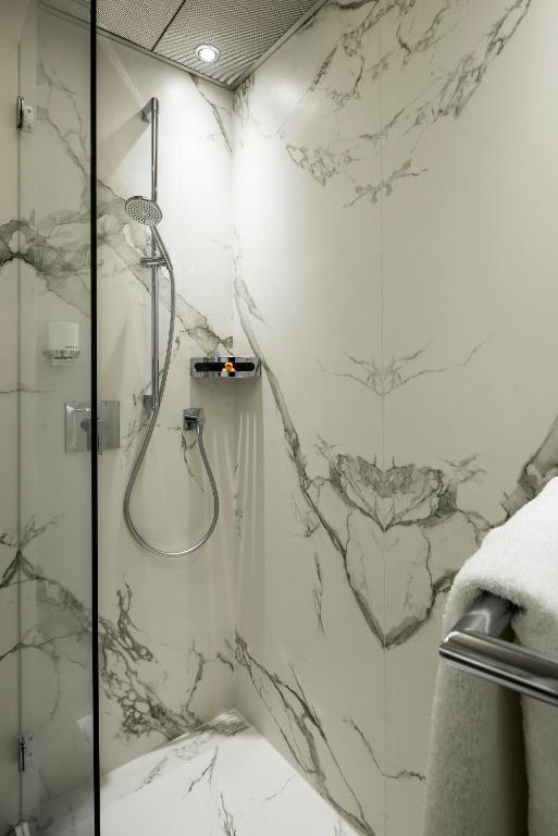 Central Plaza - Resim 3