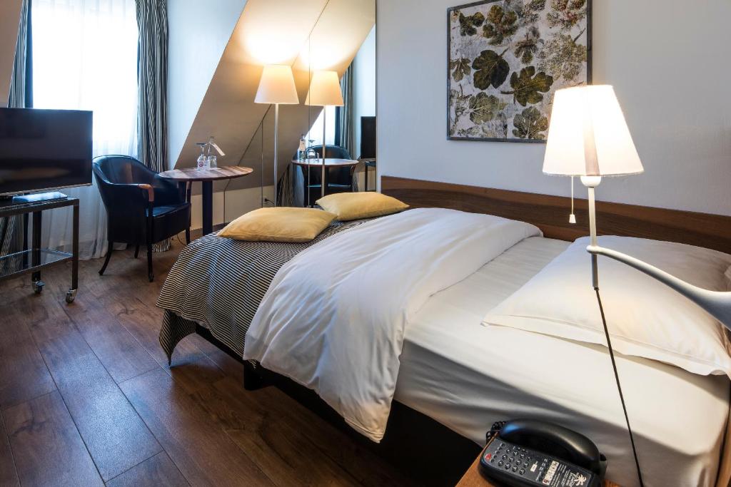 Central Plaza - Resim 26