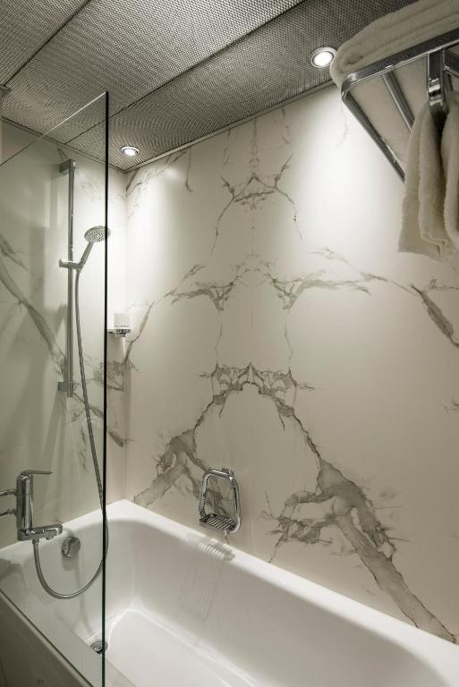 Central Plaza - Resim 27