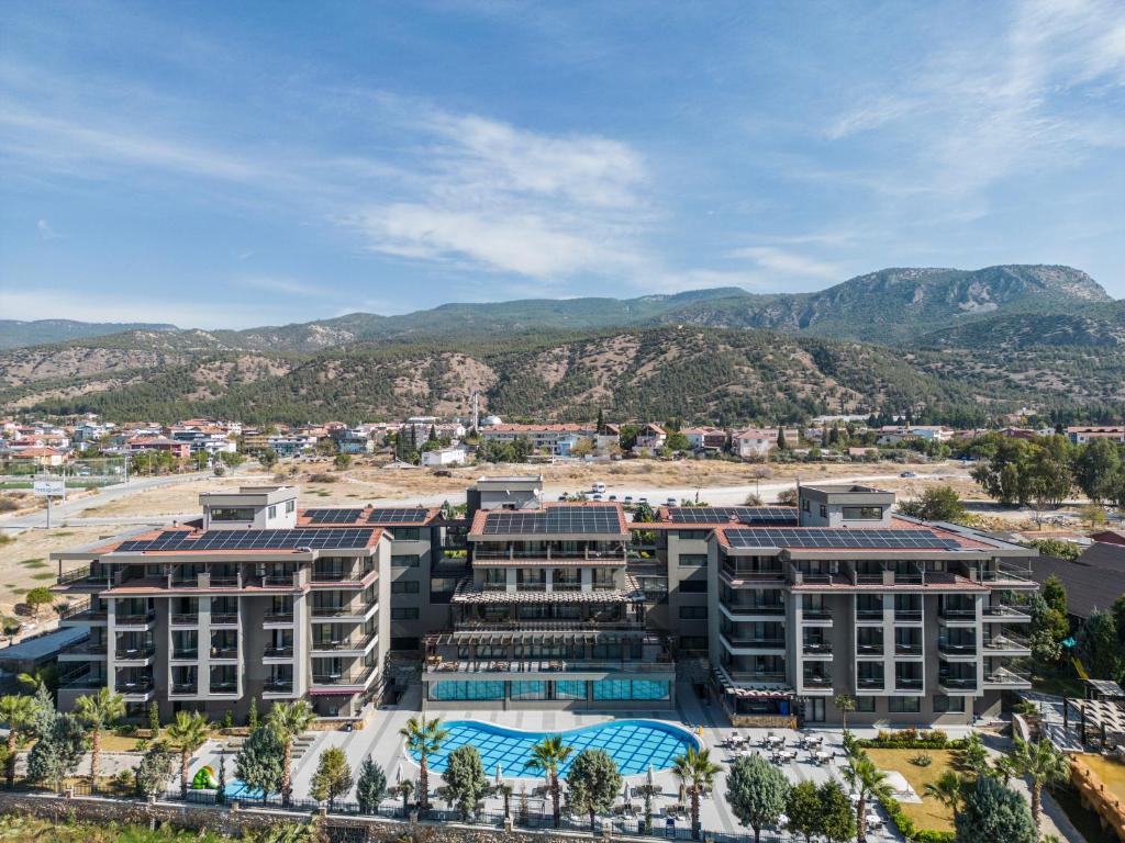 Nespecifikovaný výhled na hory nebo výhled na hory při pohledu z hotelu