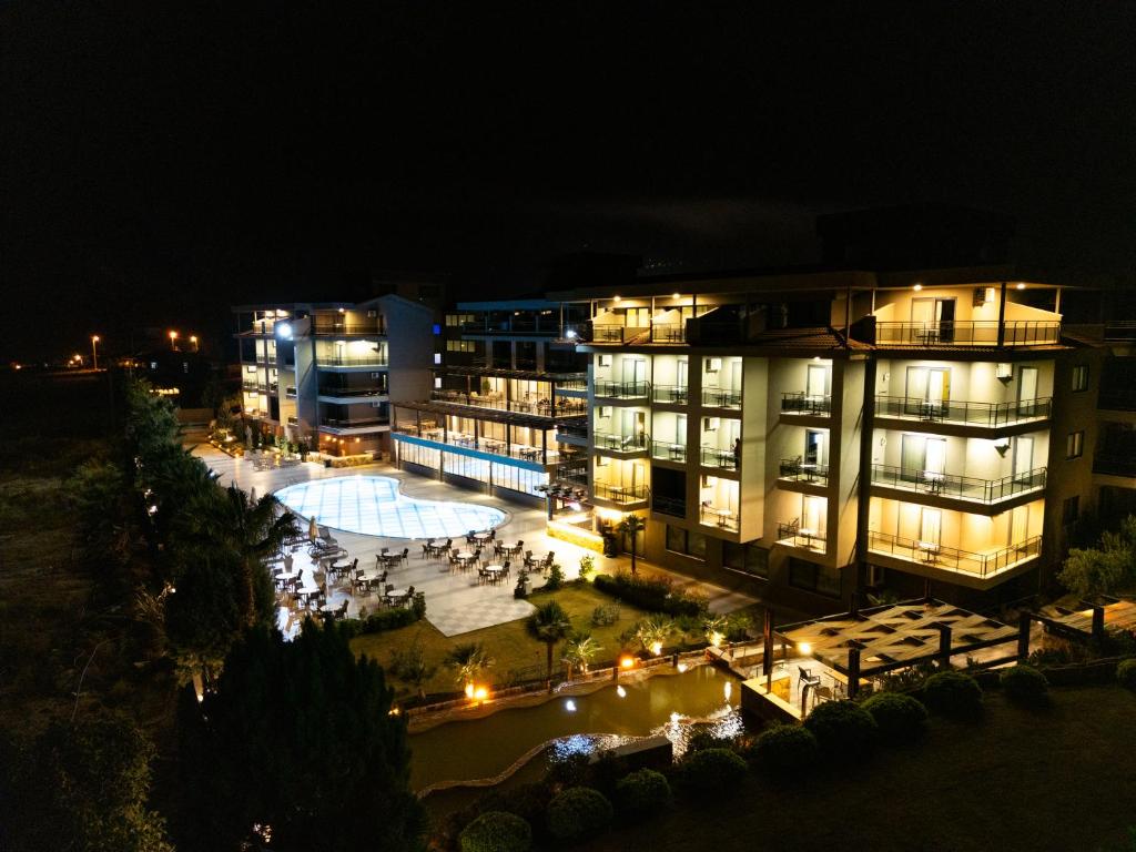 Bazén v ubytování Hierapark Thermal & SPA Hotel nebo v jeho okolí